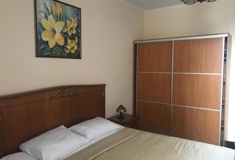 Sviitti Kaupungin Näkemystä, Kozatskiy