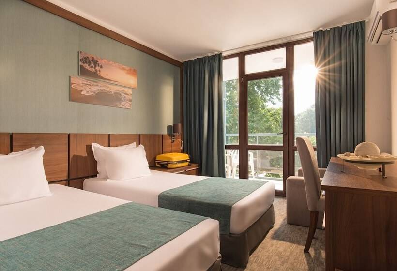 סוויטה משפחתית, Pomorie Sun