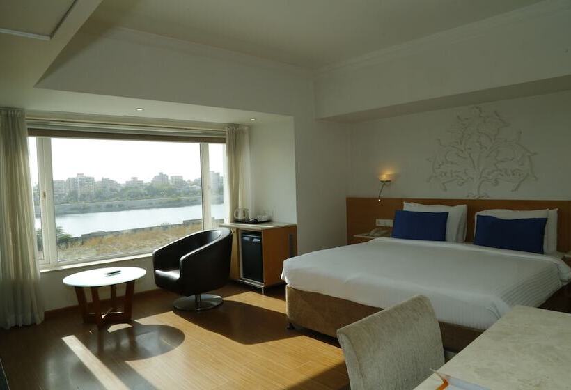 غرفة ديلوكس, Sarovar Portico Rivera Ahmedabad