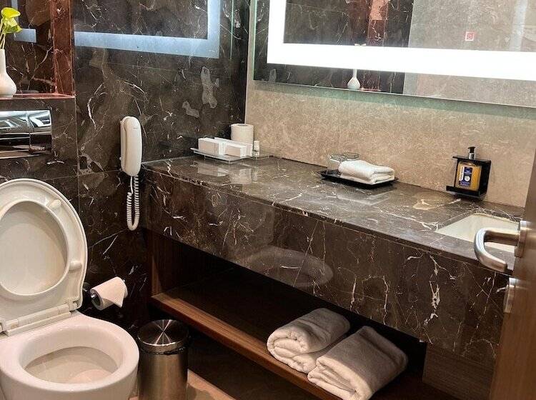 جناح, Sarovar Portico Rivera Ahmedabad