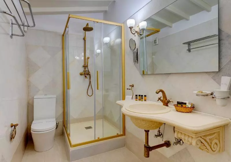 اتاق لوکس با تخت بزرگ, Santika Makassar