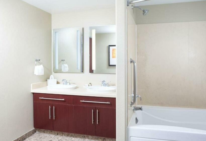 带大床的套房, Staybridge Suites Las Vegas   Stadium District