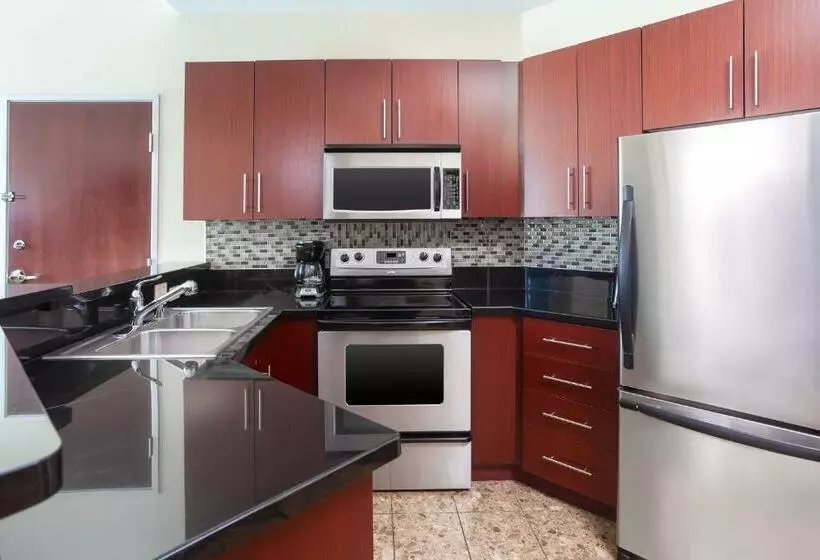 キングサイズベッドのスイートルーム, Staybridge Suites Las Vegas   Stadium District
