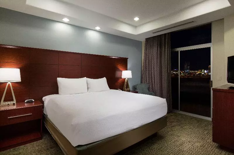 スタンダードスタジオ, Staybridge Suites Las Vegas   Stadium District