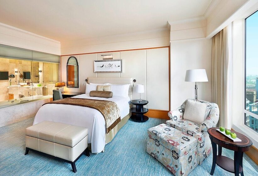 Номер Клуб Кровать Кинг, Ritz Carlton Difc Downtown Dubai