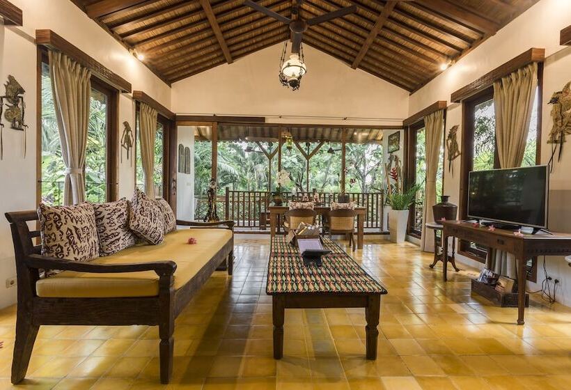 וילה בת 2 חדרי שינה, Kampung Kecil