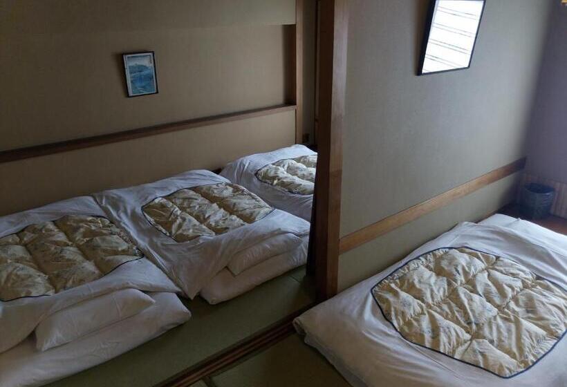 غرفة قياسية رباعية, Edoya