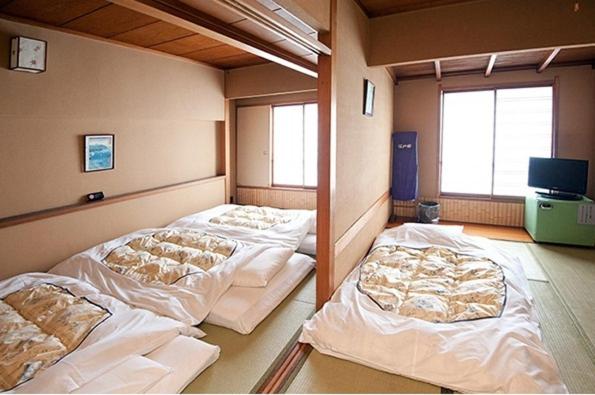 غرفة قياسية رباعية, Edoya