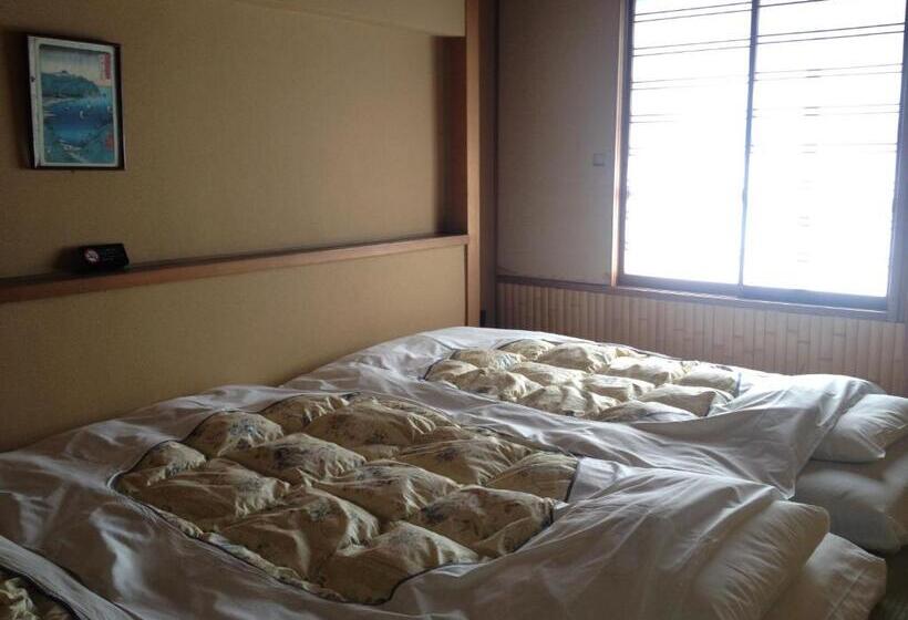 غرفة قياسية رباعية, Edoya