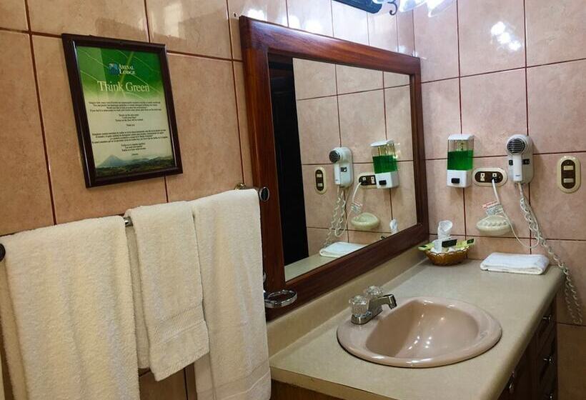 جناح عائلي, Arenal Lodge