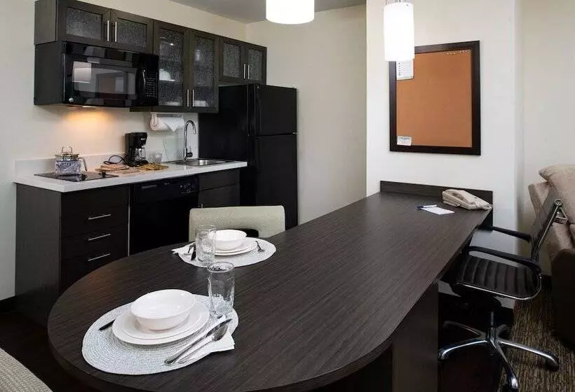 身障者適用スイートルーム, Candlewood Suites Olathe, An Ihg