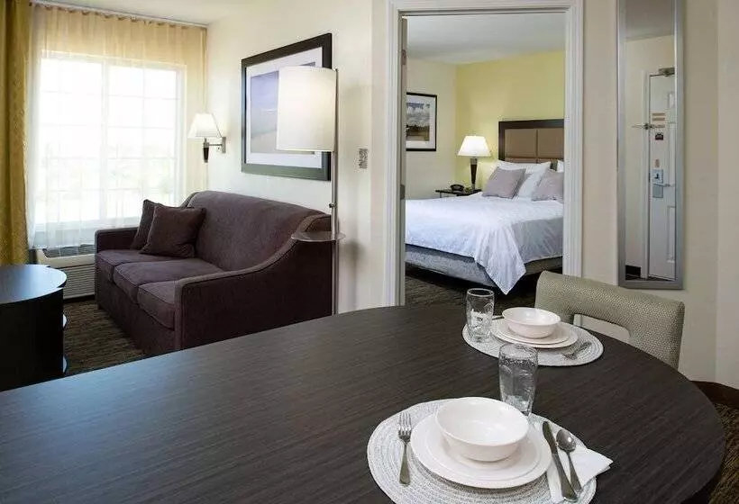 身障者適用スイートルーム, Candlewood Suites Olathe, An Ihg