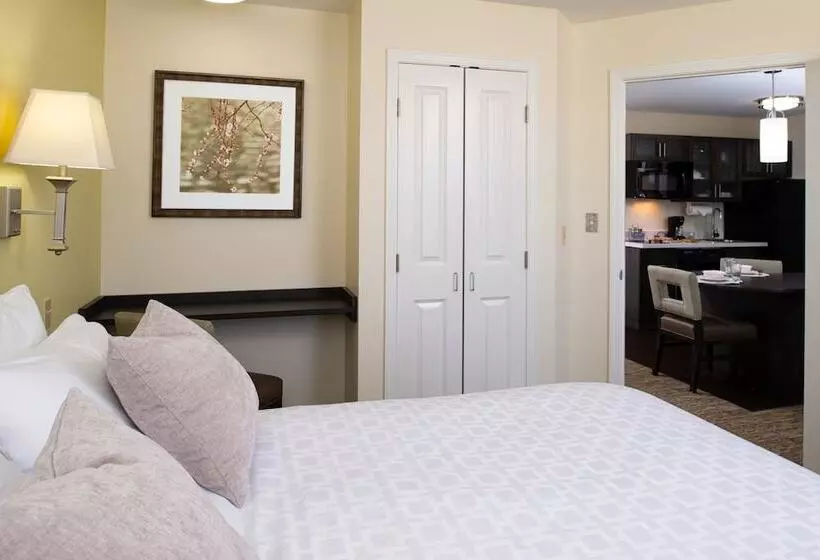 身障者適用スイートルーム, Candlewood Suites Olathe, An Ihg