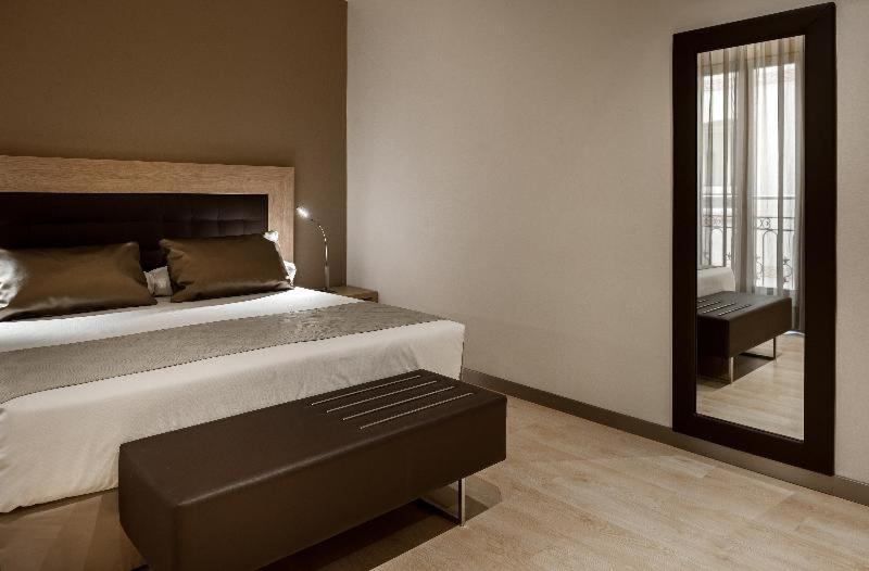 Номер Стандарт, Catalonia Atocha