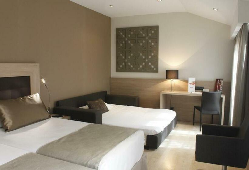 Номер Стандарт Трехместный, Catalonia Atocha