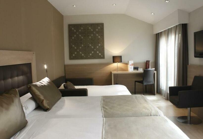 Номер Стандарт Трехместный, Catalonia Atocha