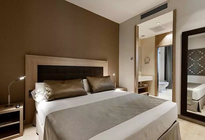 Superior Room with Terrace, Catalonia Atocha