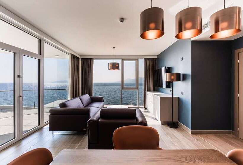 Вилла с 1 спальней и бассейном, Conrad Maldives Rangali Island