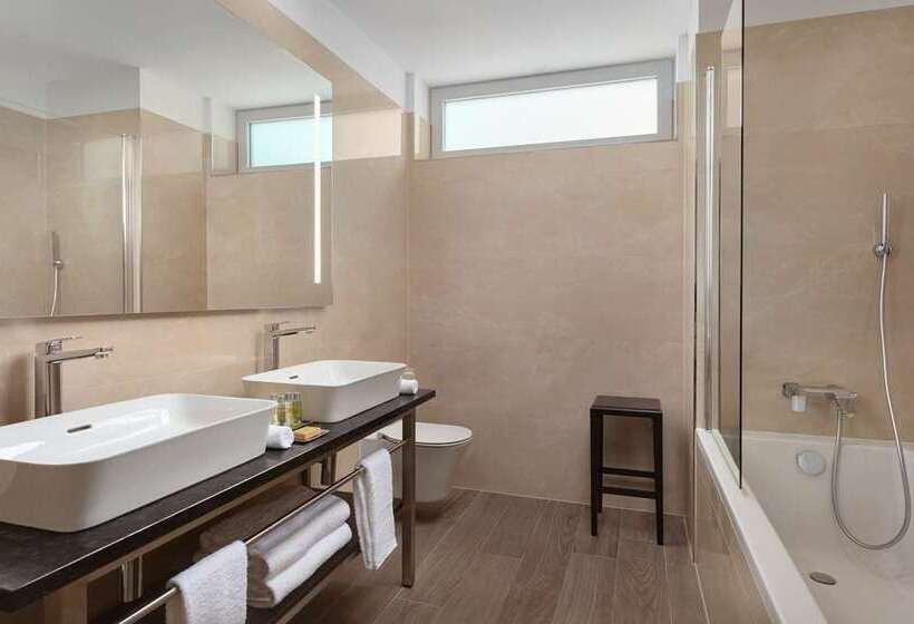 Вилла с 1 спальней и бассейном, Conrad Maldives Rangali Island