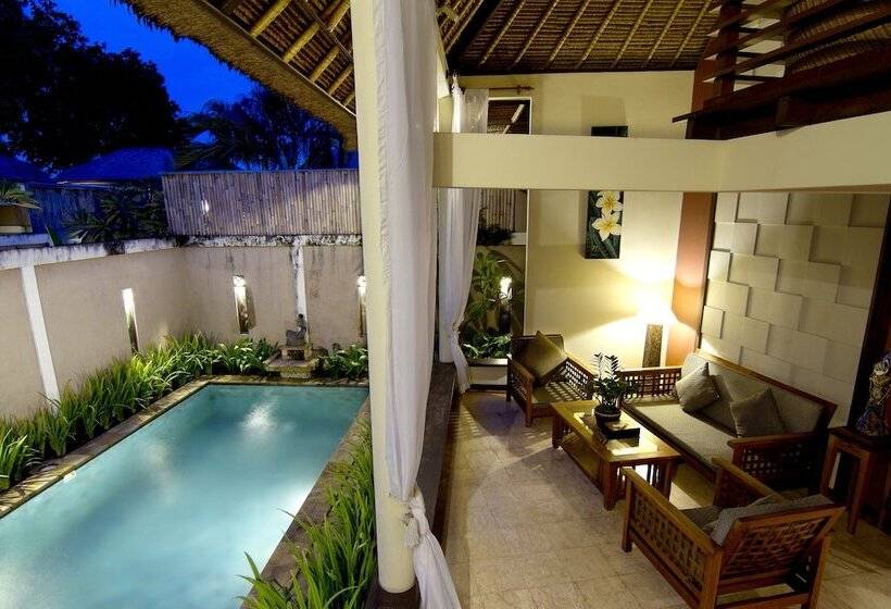 プール付3ベッドルーム ビラ, Desamuda Village