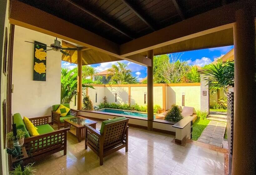 プール付3ベッドルーム ビラ, Desamuda Village