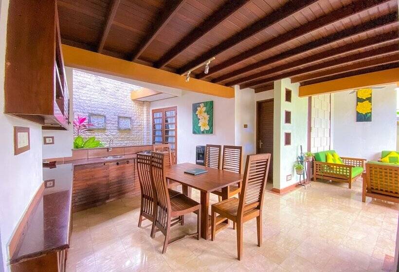 プール付3ベッドルーム ビラ, Desamuda Village