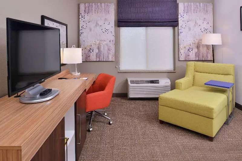 キングサイズベッドのスタンダードルーム, Hampton Inn & Suites Woodland Sacramento Area