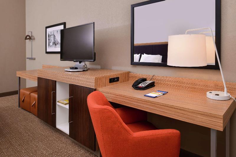 带大床的标准间, Hampton Inn & Suites Woodland Sacramento Area