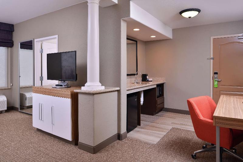 מיטת קינג בסוויטה, Hampton Inn & Suites Woodland Sacramento Area