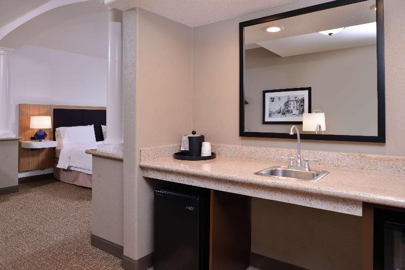 带大床的套房, Hampton Inn & Suites Woodland Sacramento Area