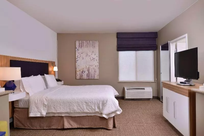キングサイドベッドのスタンダードワンルーム, Hampton Inn & Suites Woodland Sacramento Area