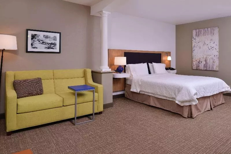 キングサイドベッドのスタンダードワンルーム, Hampton Inn & Suites Woodland Sacramento Area