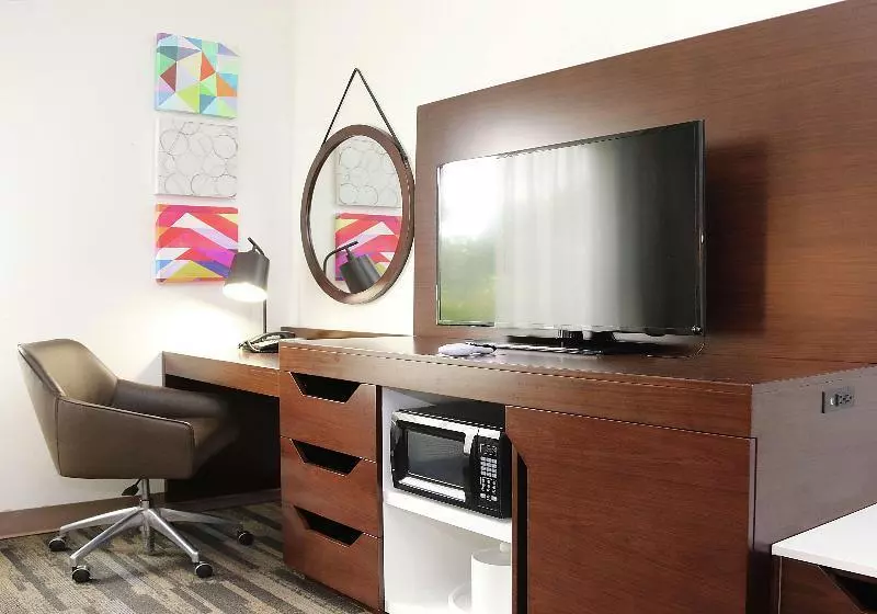 キングサイズベッドのデラックスルーム, Hampton Inn & Suites Stephenville