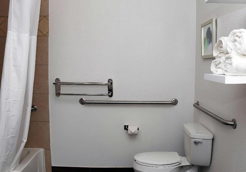 带大床的标准间, Hampton Inn & Suites Stephenville