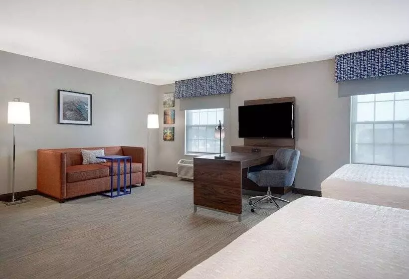 スタンダードスタジオ, Hampton Inn & Suites Yonkers