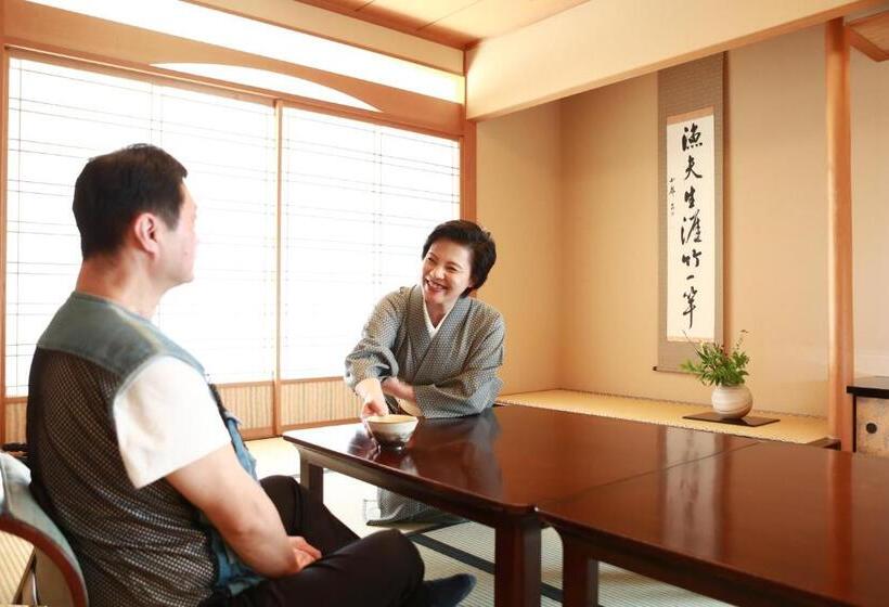 豪华房间, Honjin Hiranoya Kachoan