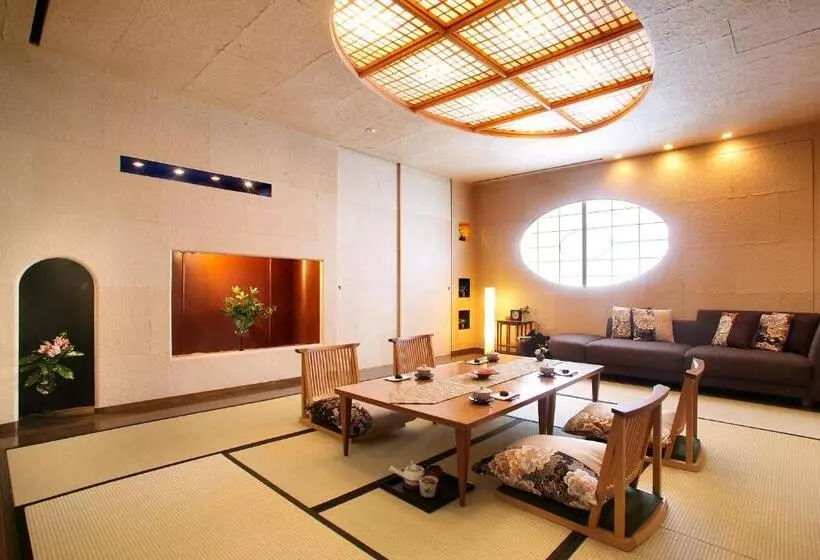ジュニアスイート, Honjin Hiranoya Kachoan