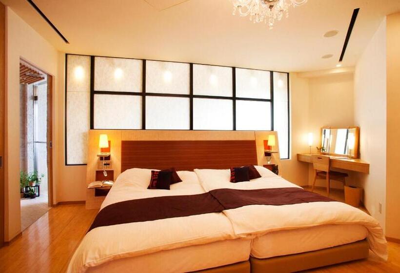 수피리어 주니어 스위트, Honjin Hiranoya Kachoan