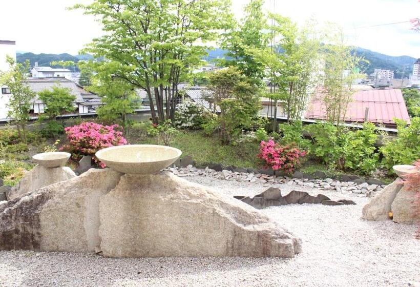 패밀리 룸, Honjin Hiranoya Kachoan