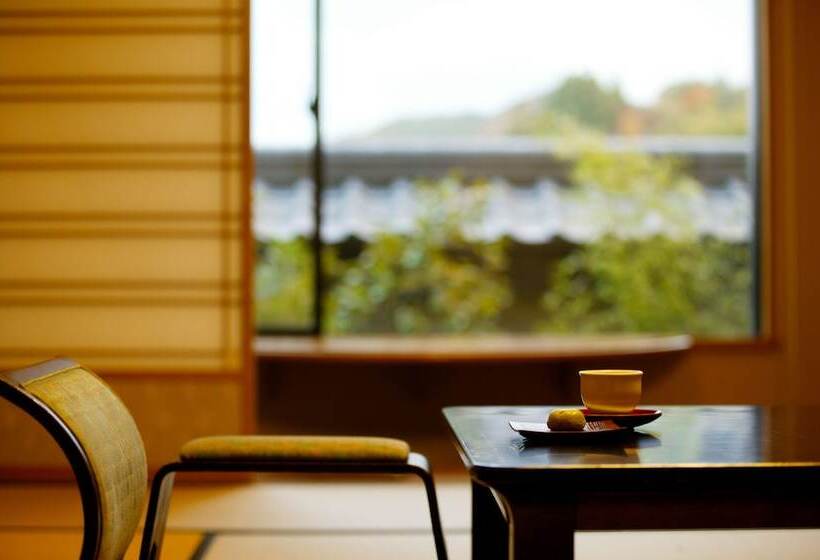 标准间, Honjin Hiranoya Kachoan