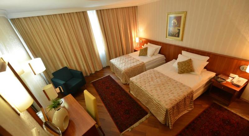 اتاق استاندارد, Karpos