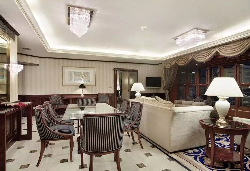 سوئیت با تخت بزرگ, Makkah