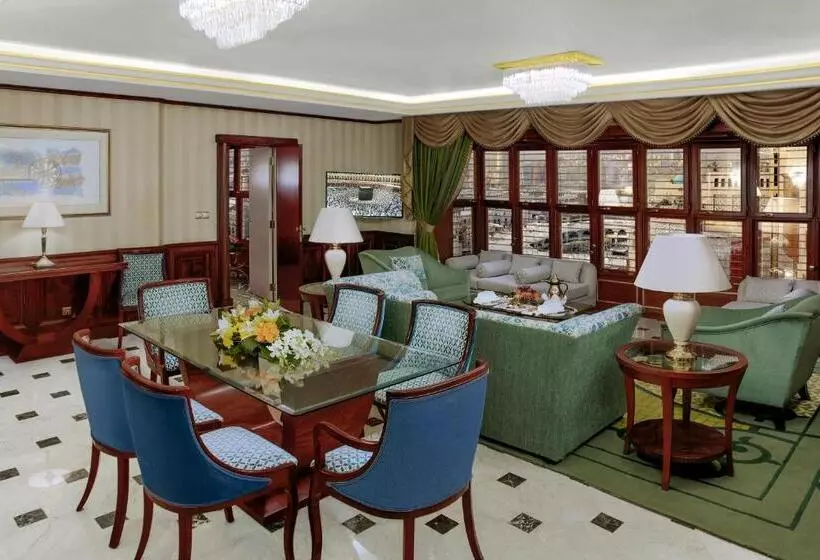 Suite King Bed