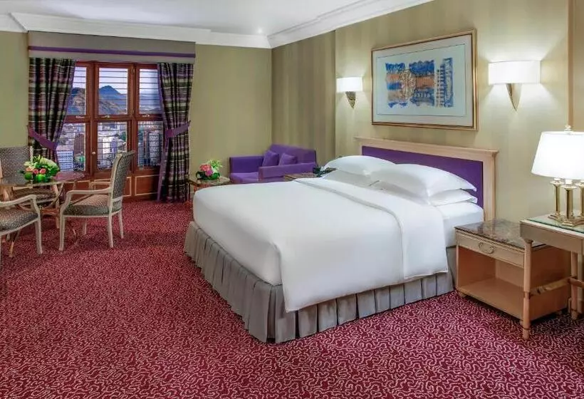 Club Room King Bed