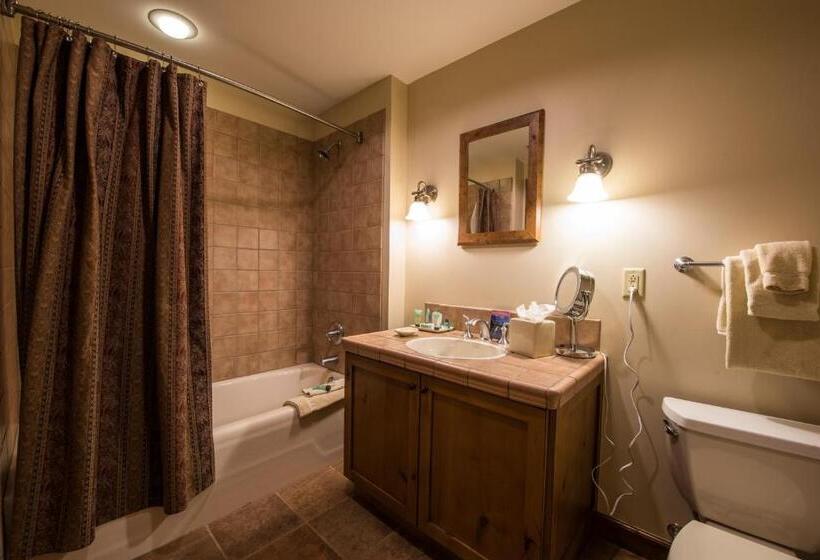 חדר סטנדרט עם מיטת קינג, The Lodge At Mountaineer Square