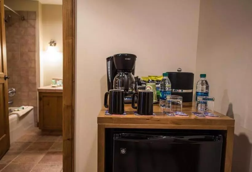 キングサイズベッドのスタンダードルーム, The Lodge At Mountaineer Square