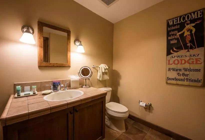 スタンダードスタジオ, The Lodge At Mountaineer Square