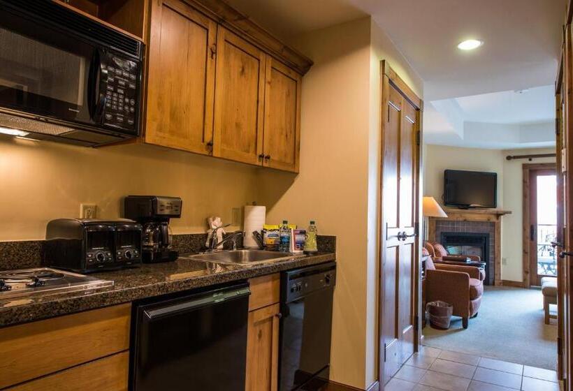 Студия Стандарт, The Lodge At Mountaineer Square