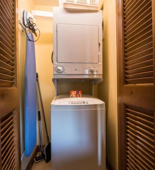 סטודיו דלוקס, The Lodge At Mountaineer Square