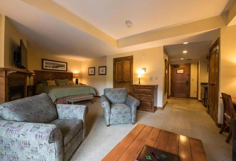 デラックススタジオ, The Lodge At Mountaineer Square